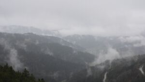 Dieses Bild zeigt eine Webcam-Aufnahme vom Achertal, aufgenommen am Sonntag, den 12.04.2026 um 14:20 Uhr. Die Temperatur betrug 2.3°C.