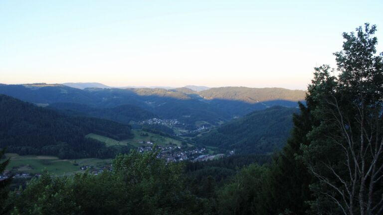 Dieses Bild zeigt eine Webcam-Aufnahme vom Achertal, aufgenommen am Freitag, den 10.07.2026 um 06:10 Uhr. Die Temperatur betrug 18.6°C.