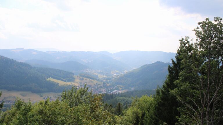 Dieses Bild zeigt eine Webcam-Aufnahme vom Achertal, aufgenommen am Montag, den 17.08.2026 um 15:30 Uhr. Die Temperatur betrug 23.2°C.
