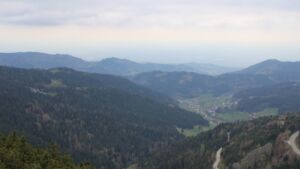 Dieses Bild zeigt eine Webcam-Aufnahme vom Achertal, aufgenommen am Mittwoch, den 15.04.2026 um 16:00 Uhr. Die Temperatur betrug 8.9°C.