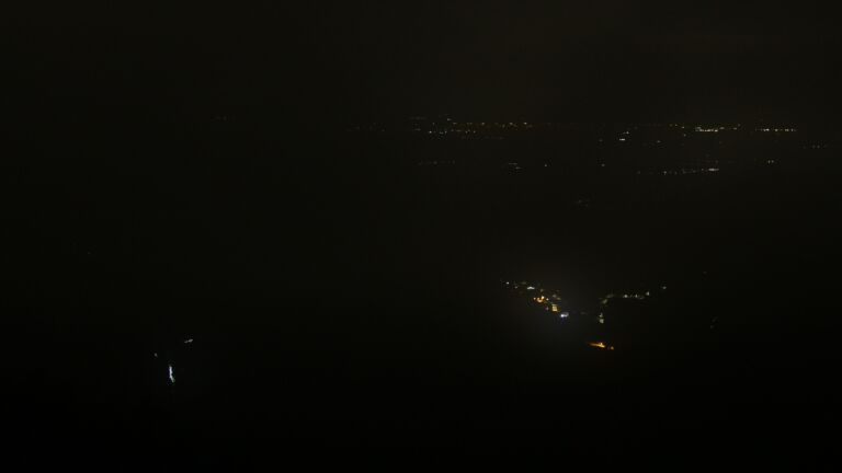Dieses Bild zeigt eine Webcam-Aufnahme vom Achertal, aufgenommen am Samstag, den 30.08.2025 um 03:00 Uhr. Die Temperatur betrug 9.9°C.