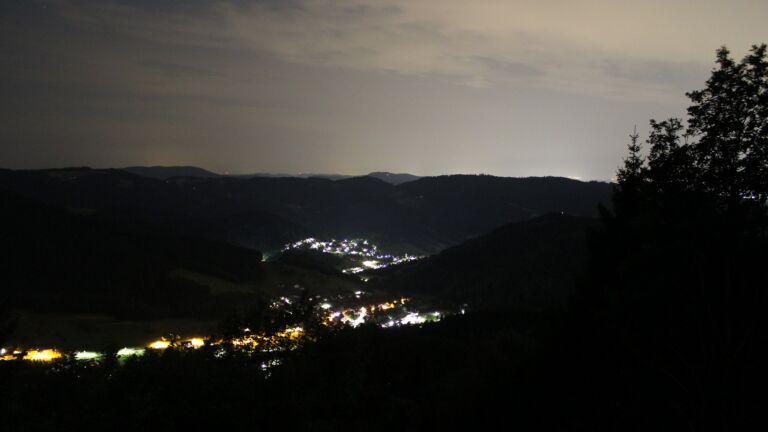 Dieses Bild zeigt eine Webcam-Aufnahme vom Achertal, aufgenommen am Dienstag, den 14.07.2026 um 03:00 Uhr. Die Temperatur betrug 25.5°C.