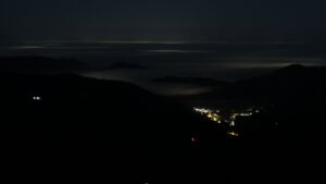 Dieses Bild zeigt eine Webcam-Aufnahme vom Achertal, aufgenommen am Samstag, den 13.12.2025 um 02:30 Uhr. Die Temperatur betrug 7.8°C.