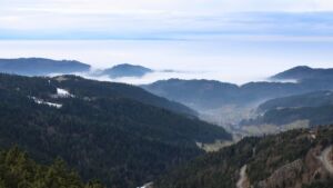 Dieses Bild zeigt eine Webcam-Aufnahme vom Achertal, aufgenommen am Freitag, den 23.01.2026 um 14:50 Uhr. Die Temperatur betrug 7.6°C.