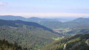 Dieses Bild zeigt eine Webcam-Aufnahme vom Achertal, aufgenommen am Freitag, den 08.05.2026 um 10:20 Uhr. Die Temperatur betrug 10.7°C.