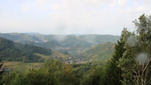 Dieses Bild zeigt eine Webcam-Aufnahme vom Achertal, aufgenommen am Freitag, den 28.08.2026 um 07:50 Uhr. Die Temperatur betrug 17.2°C.