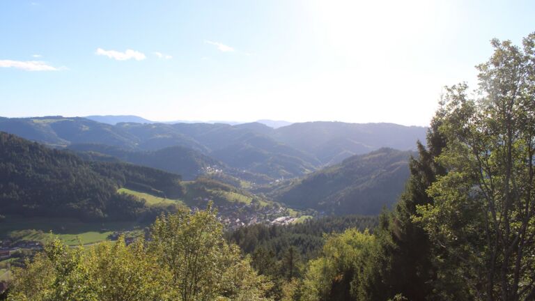 Dieses Bild zeigt eine Webcam-Aufnahme vom Achertal, aufgenommen am Montag, den 12.10.2026 um 16:40 Uhr. Die Temperatur betrug 15.6°C.