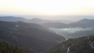 Dieses Bild zeigt eine Webcam-Aufnahme vom Achertal, aufgenommen am Donnerstag, den 09.04.2026 um 19:30 Uhr. Die Temperatur betrug 14.1°C.