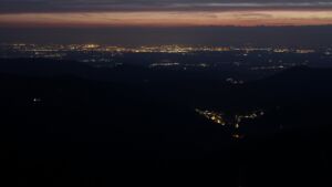 Dieses Bild zeigt eine Webcam-Aufnahme vom Achertal, aufgenommen am Mittwoch, den 15.04.2026 um 21:20 Uhr. Die Temperatur betrug 7.3°C.