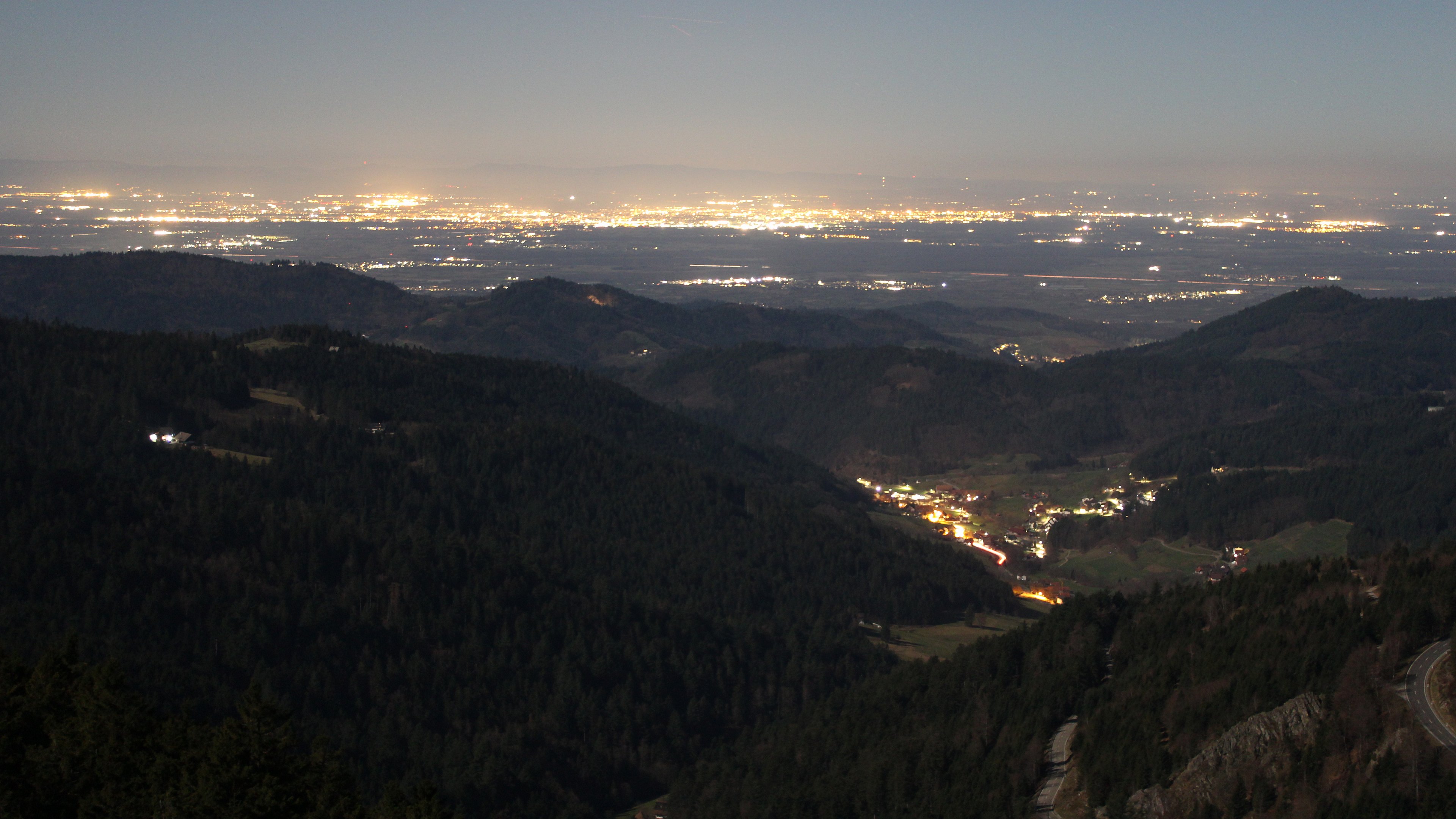 Dieses Bild zeigt eine Webcam-Aufnahme vom Achertal, aufgenommen am Donnerstag, den 05.03.2026 um 00:00 Uhr. Die Temperatur betrug 4.3°C.