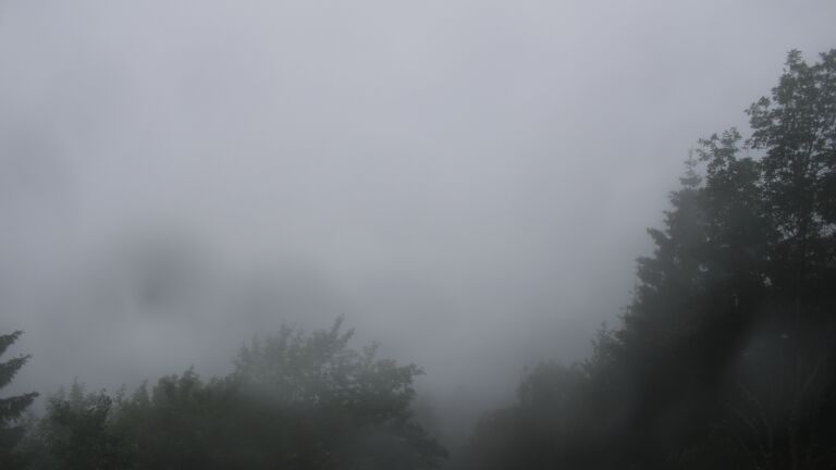 Dieses Bild zeigt eine Webcam-Aufnahme vom Achertal, aufgenommen am Freitag, den 12.06.2026 um 06:10 Uhr. Die Temperatur betrug 8.4°C.