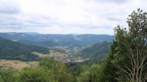 Dieses Bild zeigt eine Webcam-Aufnahme vom Achertal, aufgenommen am Dienstag, den 18.08.2026 um 10:50 Uhr. Die Temperatur betrug 18.8°C.