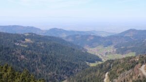 Dieses Bild zeigt eine Webcam-Aufnahme vom Achertal, aufgenommen am Donnerstag, den 09.04.2026 um 13:30 Uhr. Die Temperatur betrug 14.2°C.