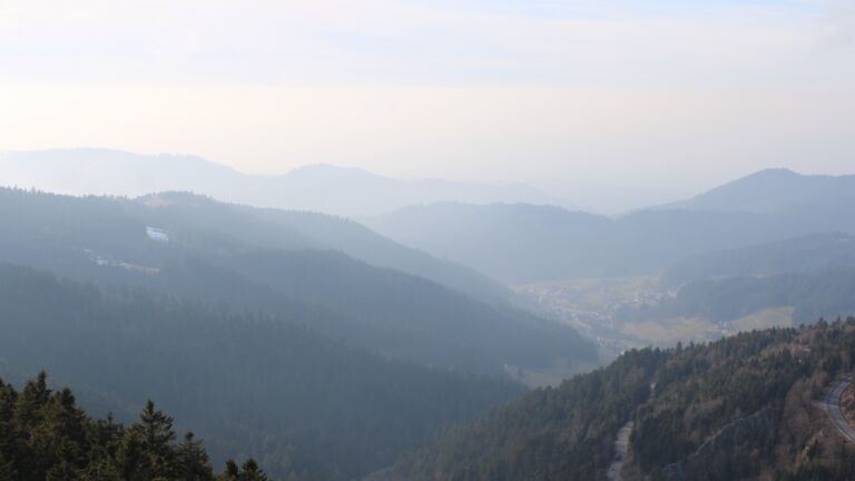 Dieses Bild zeigt eine Webcam-Aufnahme vom Achertal, aufgenommen am Montag, den 09.02.2026 um 15:40 Uhr. Die Temperatur betrug 4.6°C.