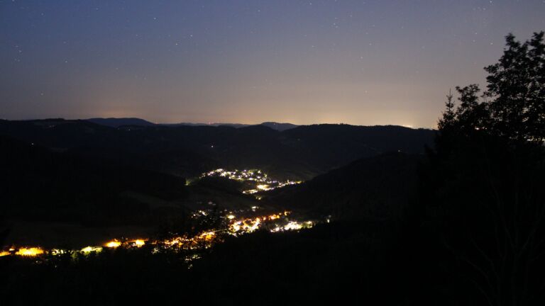 Dieses Bild zeigt eine Webcam-Aufnahme vom Achertal, aufgenommen am Samstag, den 25.07.2026 um 04:20 Uhr. Die Temperatur betrug 20.6°C.