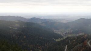 Dieses Bild zeigt eine Webcam-Aufnahme vom Achertal, aufgenommen am Samstag, den 01.11.2025 um 15:40 Uhr. Die Temperatur betrug 11.2°C.