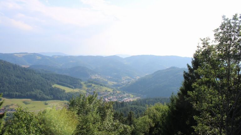 Dieses Bild zeigt eine Webcam-Aufnahme vom Achertal, aufgenommen am Samstag, den 18.07.2026 um 18:10 Uhr. Die Temperatur betrug 26.2°C.
