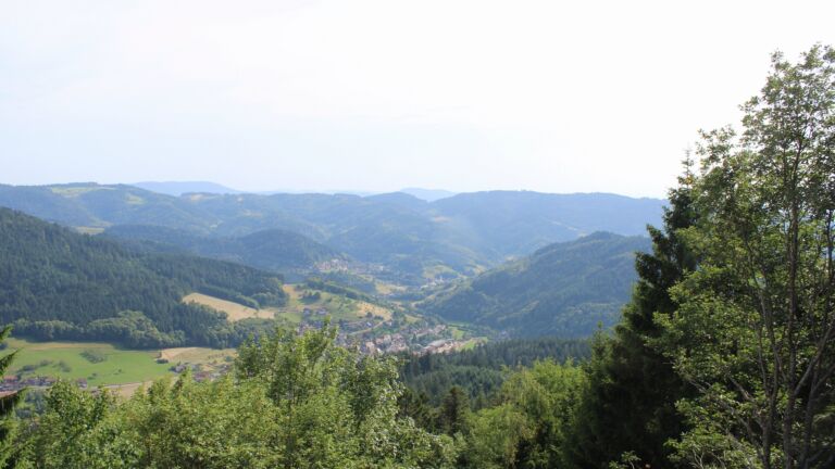 Dieses Bild zeigt eine Webcam-Aufnahme vom Achertal, aufgenommen am Freitag, den 19.06.2026 um 17:40 Uhr. Die Temperatur betrug 37°C.