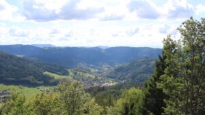 Dieses Bild zeigt eine Webcam-Aufnahme vom Achertal, aufgenommen am Montag, den 14.09.2026 um 15:30 Uhr. Die Temperatur betrug 25.7°C.