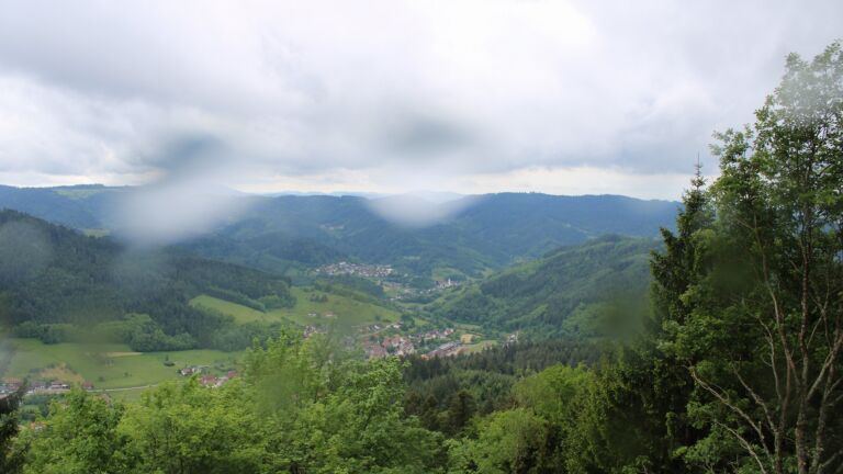 Dieses Bild zeigt eine Webcam-Aufnahme vom Achertal, aufgenommen am Mittwoch, den 20.05.2026 um 10:50 Uhr. Die Temperatur betrug 11°C.