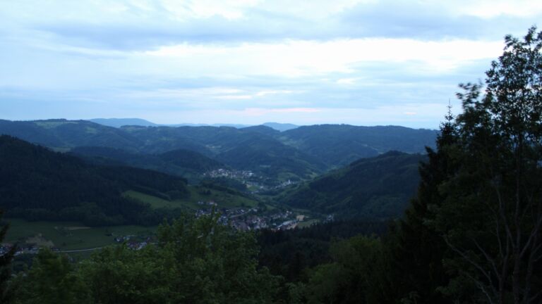 Dieses Bild zeigt eine Webcam-Aufnahme vom Achertal, aufgenommen am Samstag, den 16.05.2026 um 21:20 Uhr. Die Temperatur betrug 6.7°C.