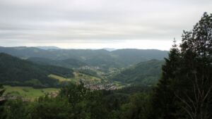 Dieses Bild zeigt eine Webcam-Aufnahme vom Achertal, aufgenommen am Samstag, den 13.06.2026 um 07:00 Uhr. Die Temperatur betrug 14.2°C.