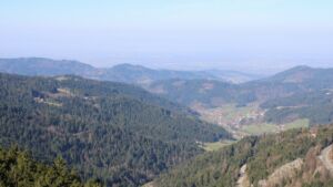 Dieses Bild zeigt eine Webcam-Aufnahme vom Achertal, aufgenommen am Freitag, den 20.03.2026 um 10:00 Uhr. Die Temperatur betrug 7.4°C.