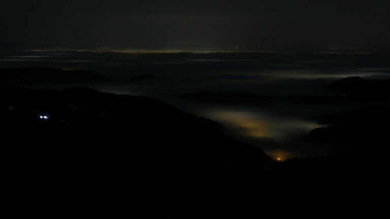 Dieses Bild zeigt eine Webcam-Aufnahme vom Achertal, aufgenommen am Donnerstag, den 22.01.2026 um 03:00 Uhr. Die Temperatur betrug 5.3°C.