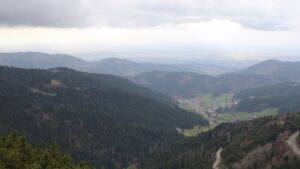 Dieses Bild zeigt eine Webcam-Aufnahme vom Achertal, aufgenommen am Dienstag, den 17.03.2026 um 15:00 Uhr. Die Temperatur betrug 6°C.