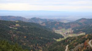 Dieses Bild zeigt eine Webcam-Aufnahme vom Achertal, aufgenommen am Samstag, den 01.11.2025 um 09:20 Uhr. Die Temperatur betrug 13.2°C.