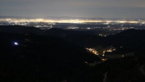 Dieses Bild zeigt eine Webcam-Aufnahme vom Achertal, aufgenommen am Dienstag, den 09.12.2025 um 05:30 Uhr. Die Temperatur betrug 10°C.