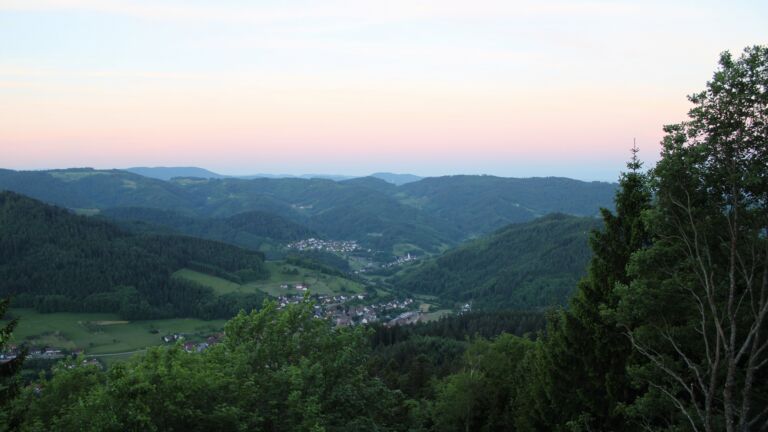 Dieses Bild zeigt eine Webcam-Aufnahme vom Achertal, aufgenommen am Samstag, den 23.05.2026 um 05:40 Uhr. Die Temperatur betrug 18.6°C.