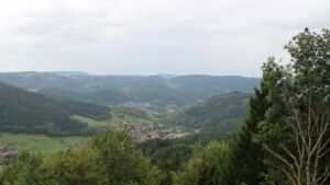 Dieses Bild zeigt eine Webcam-Aufnahme vom Achertal, aufgenommen am Sonntag, den 13.09.2026 um 17:00 Uhr. Die Temperatur betrug 19.5°C.