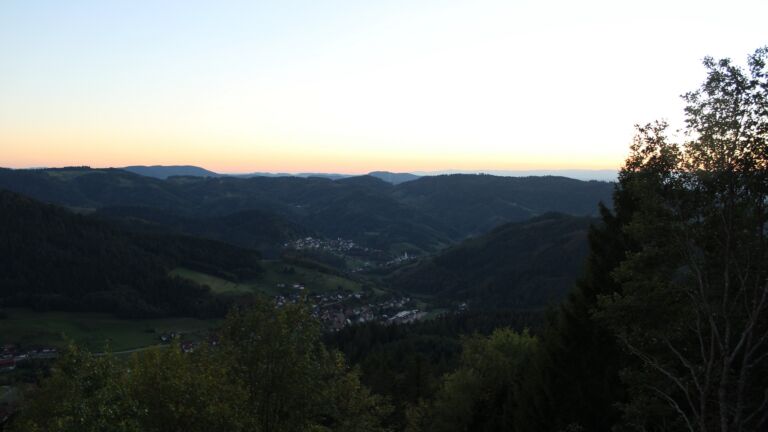 Dieses Bild zeigt eine Webcam-Aufnahme vom Achertal, aufgenommen am Montag, den 12.10.2026 um 18:50 Uhr. Die Temperatur betrug 12.2°C.