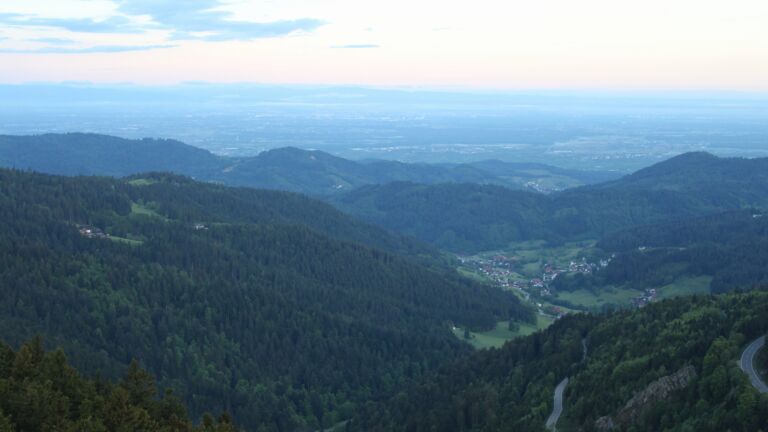 Dieses Bild zeigt eine Webcam-Aufnahme vom Achertal, aufgenommen am Mittwoch, den 06.05.2026 um 06:20 Uhr. Die Temperatur betrug 7.2°C.