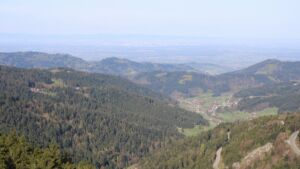 Dieses Bild zeigt eine Webcam-Aufnahme vom Achertal, aufgenommen am Freitag, den 17.04.2026 um 09:30 Uhr. Die Temperatur betrug 12.1°C.