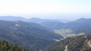 Dieses Bild zeigt eine Webcam-Aufnahme vom Achertal, aufgenommen am Mittwoch, den 08.04.2026 um 16:50 Uhr. Die Temperatur betrug 17.4°C.