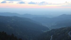 Dieses Bild zeigt eine Webcam-Aufnahme vom Achertal, aufgenommen am Dienstag, den 21.04.2026 um 20:40 Uhr. Die Temperatur betrug 2.6°C.