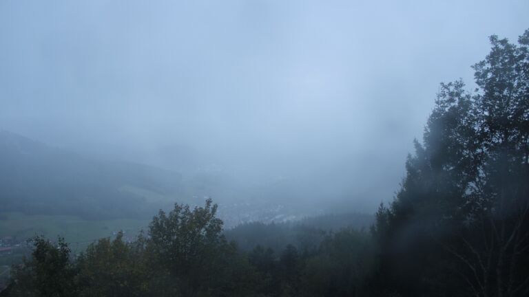 Dieses Bild zeigt eine Webcam-Aufnahme vom Achertal, aufgenommen am Samstag, den 24.10.2026 um 17:50 Uhr. Die Temperatur betrug 4.9°C.