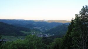Dieses Bild zeigt eine Webcam-Aufnahme vom Achertal, aufgenommen am Freitag, den 22.05.2026 um 06:10 Uhr. Die Temperatur betrug 15.6°C.