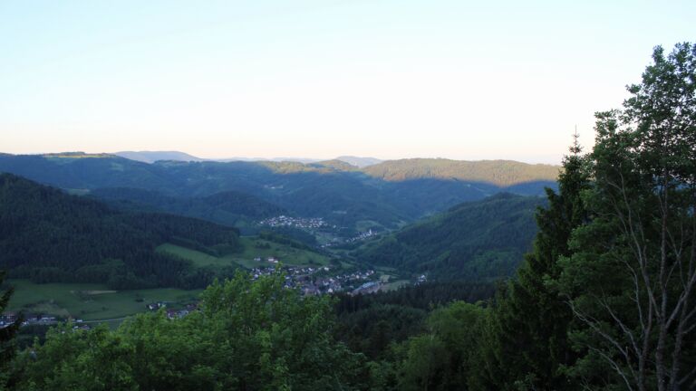 Dieses Bild zeigt eine Webcam-Aufnahme vom Achertal, aufgenommen am Freitag, den 22.05.2026 um 06:10 Uhr. Die Temperatur betrug 15.6°C.