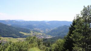 Dieses Bild zeigt eine Webcam-Aufnahme vom Achertal, aufgenommen am Samstag, den 11.07.2026 um 16:20 Uhr. Die Temperatur betrug 34°C.