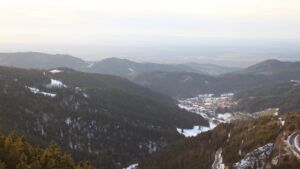 Dieses Bild zeigt eine Webcam-Aufnahme vom Achertal, aufgenommen am Dienstag, den 13.01.2026 um 16:20 Uhr. Die Temperatur betrug 7.1°C.