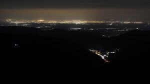 Dieses Bild zeigt eine Webcam-Aufnahme vom Achertal, aufgenommen am Donnerstag, den 16.04.2026 um 04:00 Uhr. Die Temperatur betrug 6.9°C.