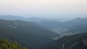 Dieses Bild zeigt eine Webcam-Aufnahme vom Achertal, aufgenommen am Samstag, den 14.06.2025 um 06:00 Uhr. Die Temperatur betrug 22.9°C.