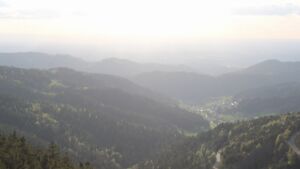 Dieses Bild zeigt eine Webcam-Aufnahme vom Achertal, aufgenommen am Sonntag, den 19.04.2026 um 19:10 Uhr. Die Temperatur betrug 7.7°C.