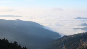 Dieses Bild zeigt eine Webcam-Aufnahme vom Achertal, aufgenommen am Samstag, den 13.12.2025 um 14:20 Uhr. Die Temperatur betrug 8.8°C.