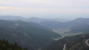 Dieses Bild zeigt eine Webcam-Aufnahme vom Achertal, aufgenommen am Freitag, den 10.04.2026 um 18:30 Uhr. Die Temperatur betrug 7.1°C.