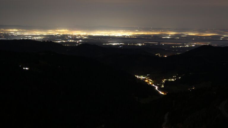 Dieses Bild zeigt eine Webcam-Aufnahme vom Achertal, aufgenommen am Mittwoch, den 12.11.2025 um 06:00 Uhr. Die Temperatur betrug 10.8°C.