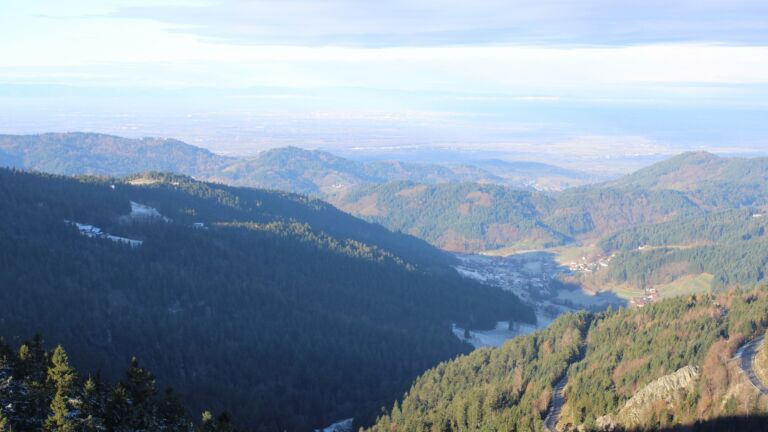 Dieses Bild zeigt eine Webcam-Aufnahme vom Achertal, aufgenommen am Mittwoch, den 19.11.2025 um 09:40 Uhr. Die Temperatur betrug -1.6°C.